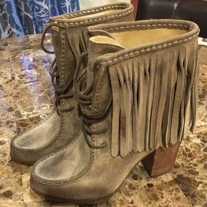 FRYE Women’s Parker Fringe Grey Boot 9.5M